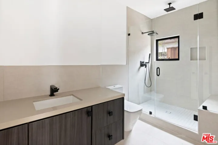 1812 Navy Street, Santa Monica, California 90405