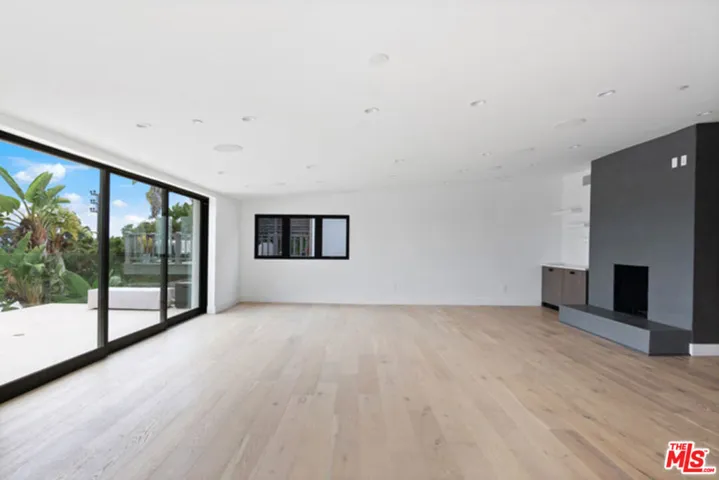 1812 Navy Street, Santa Monica, California 90405