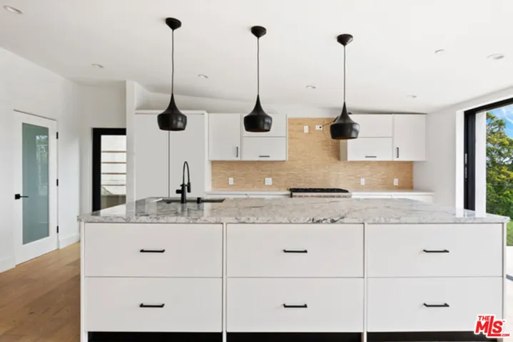 1812 Navy Street, Santa Monica, California 90405