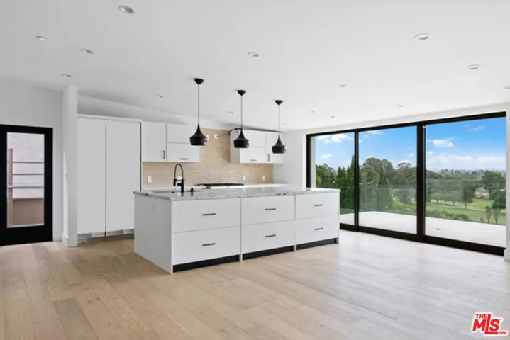 1812 Navy Street, Santa Monica, California 90405
