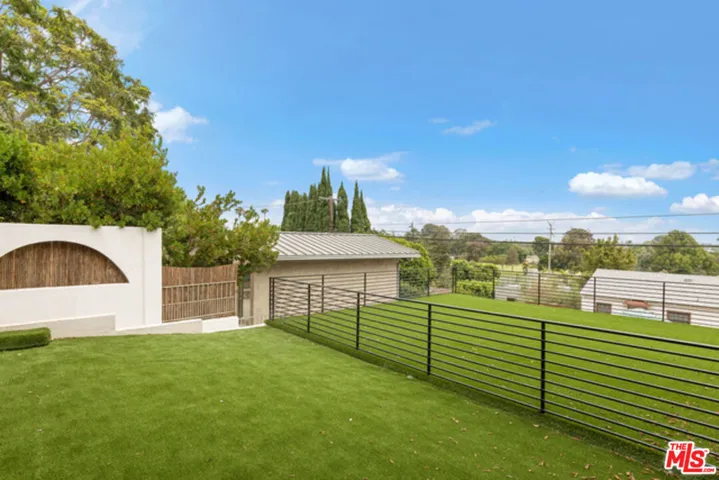 1812 Navy Street, Santa Monica, California 90405