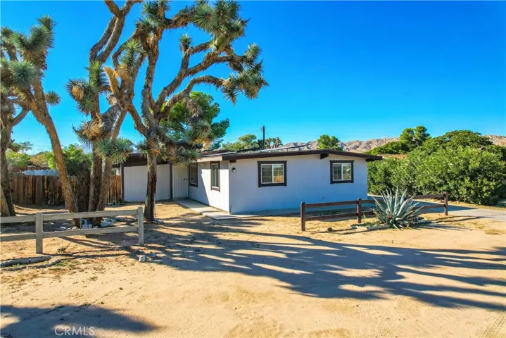 7638 Elk Trail, Yucca Valley, California 92284