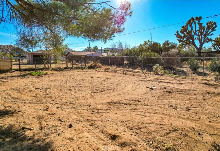 7638 Elk Trail, Yucca Valley, California 92284