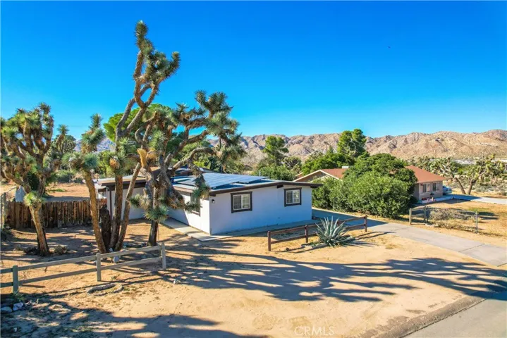 7638 Elk Trail, Yucca Valley, California 92284