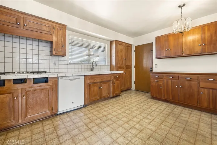 2810 Hemlock Place, Fullerton, California 92835