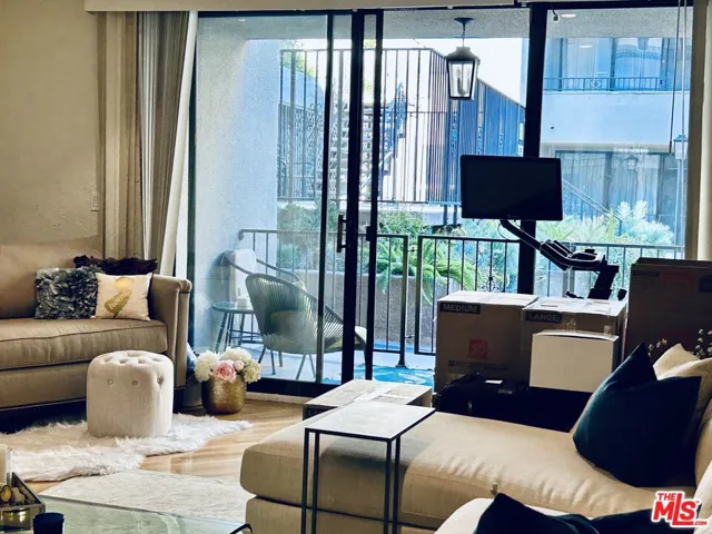 8455 Fountain Avenue Unit 315, West Hollywood, California 90069