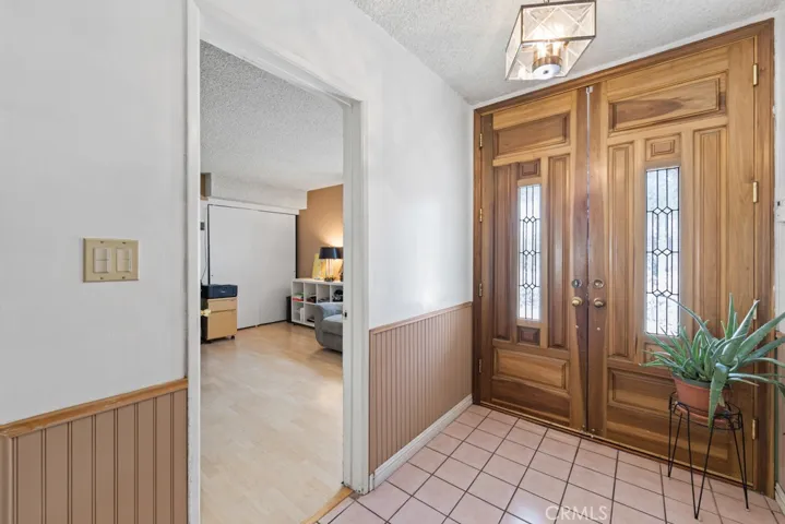 15829 Tupper Street, North Hills, California 91343