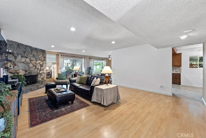 15829 Tupper Street, North Hills, California 91343
