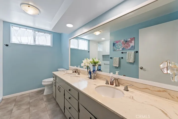 15829 Tupper Street, North Hills, California 91343