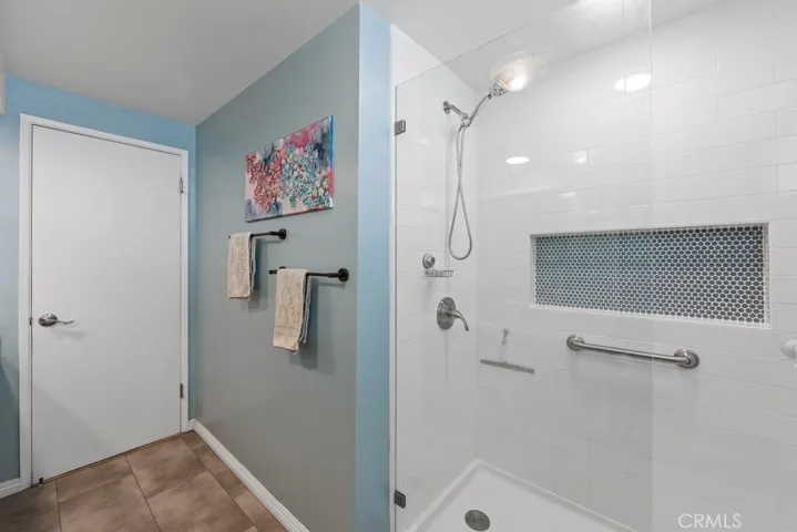 15829 Tupper Street, North Hills, California 91343
