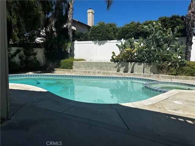 24420 Oakridge Circle, Murrieta, California 92562