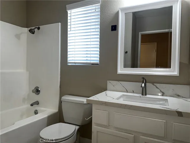 24420 Oakridge Circle, Murrieta, California 92562
