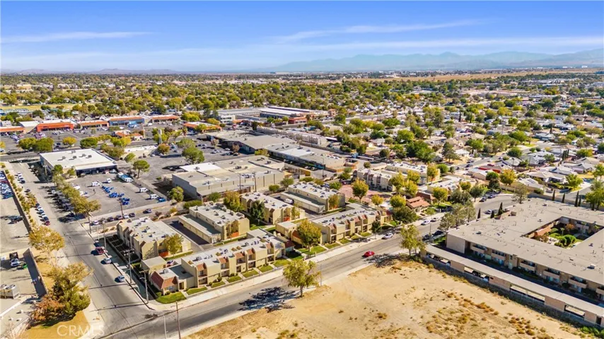 44200 Kingtree Avenue 47, Lancaster, California 93534