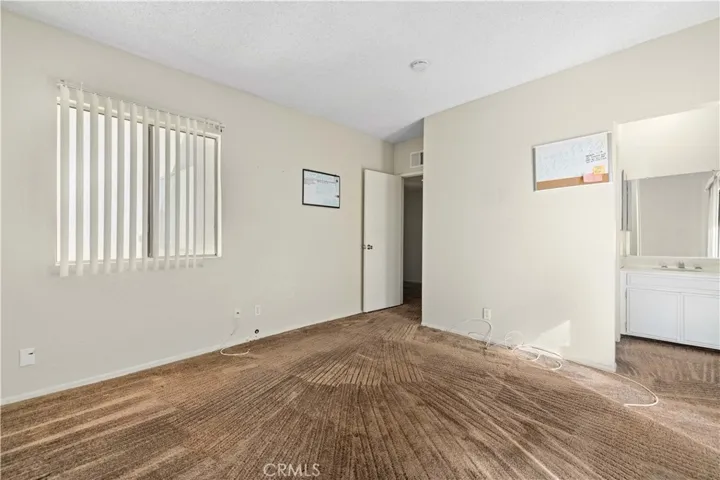 44200 Kingtree Avenue 47, Lancaster, California 93534