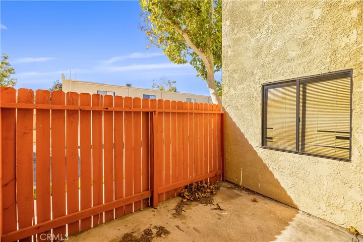 44200 Kingtree Avenue 47, Lancaster, California 93534