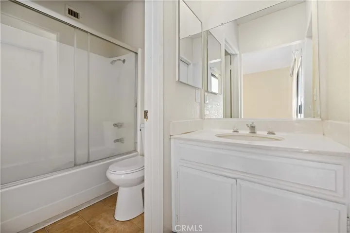 44200 Kingtree Avenue 47, Lancaster, California 93534