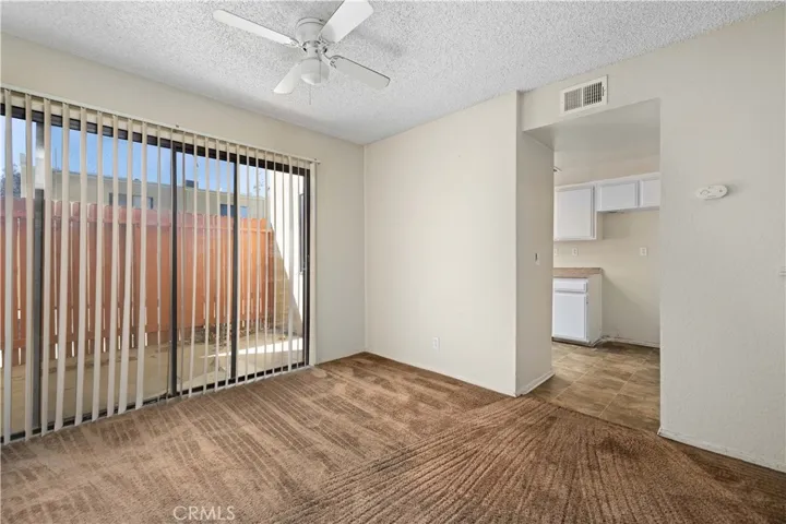 44200 Kingtree Avenue 47, Lancaster, California 93534