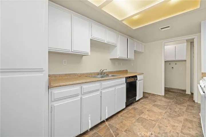44200 Kingtree Avenue 47, Lancaster, California 93534