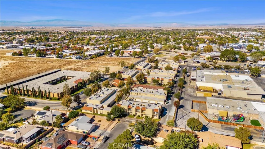 44200 Kingtree Avenue 47, Lancaster, California 93534