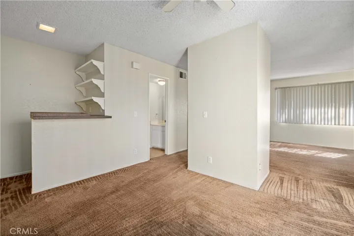 44200 Kingtree Avenue 47, Lancaster, California 93534