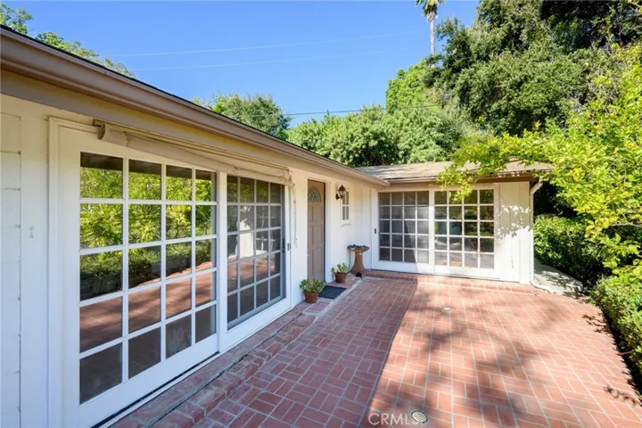 22261 Ybarra Road, Woodland Hills, California 91364