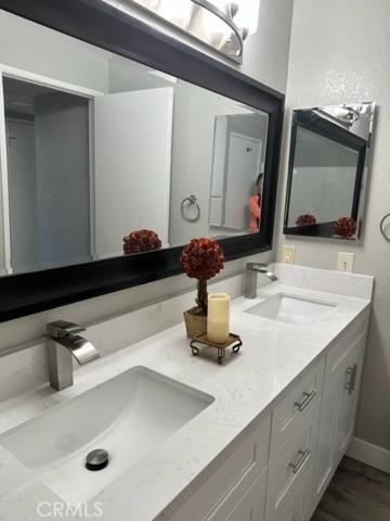 Mainfloor bathroom