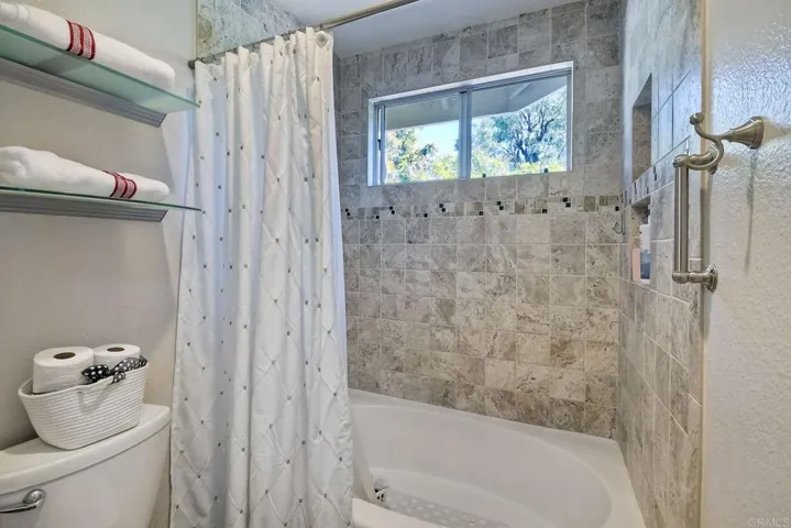 3346 Par Drive, Oceanside, California 92056
