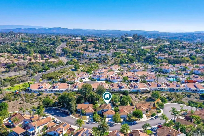 There are maybe a dozen homes on this private street!