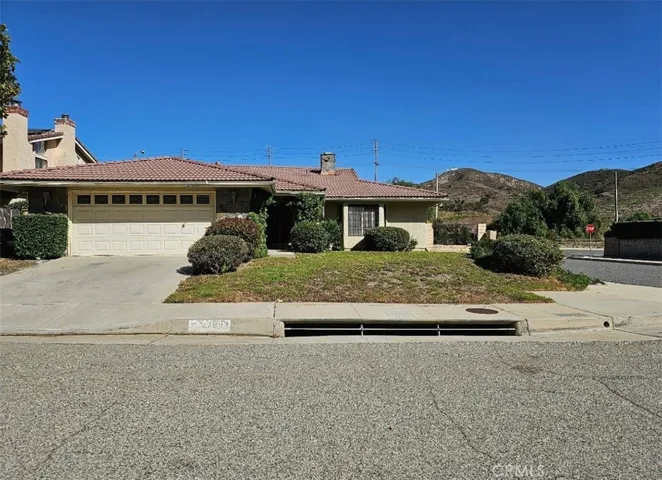 27903 Via Amistosa, Agoura Hills, California 91301