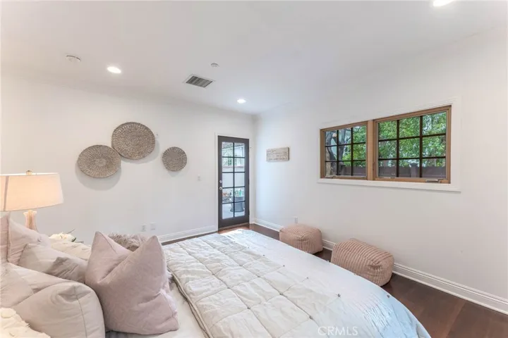 1050 Roxbury Road, San Marino, California 91108