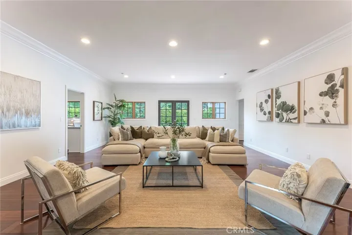 1050 Roxbury Road, San Marino, California 91108