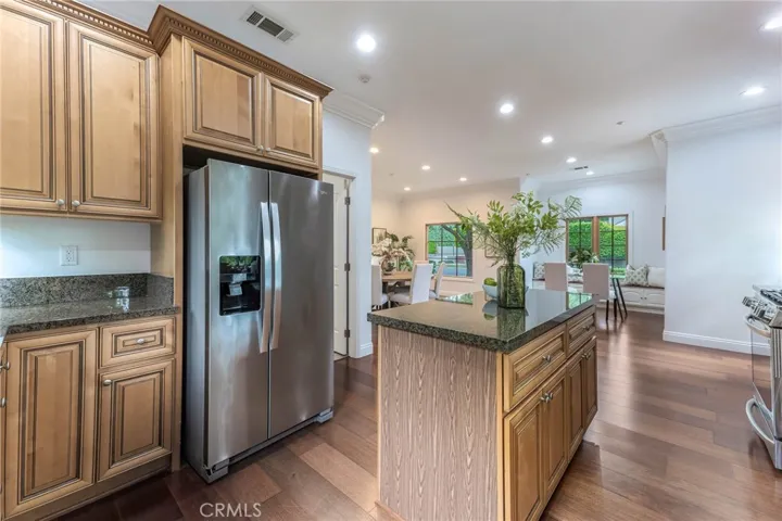 1050 Roxbury Road, San Marino, California 91108