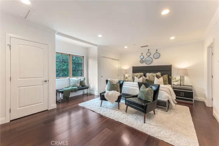 1050 Roxbury Road, San Marino, California 91108