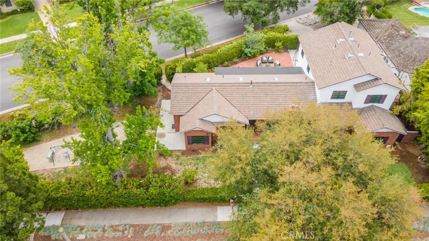 1050 Roxbury Road, San Marino, California 91108