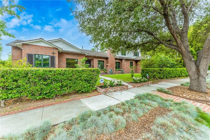 1050 Roxbury Road, San Marino, California 91108
