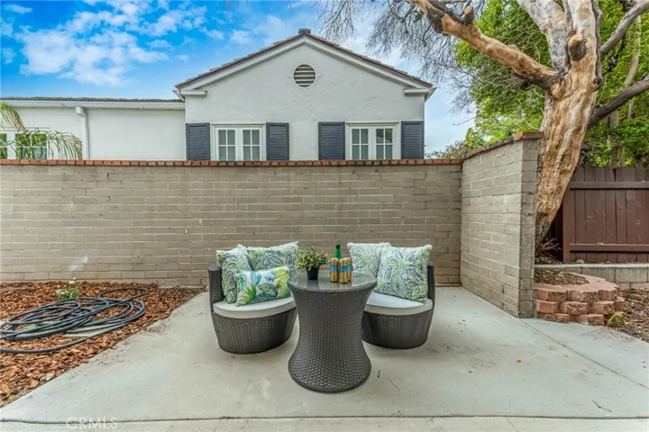 1050 Roxbury Road, San Marino, California 91108