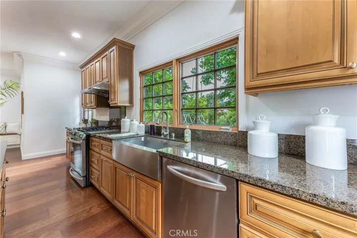 1050 Roxbury Road, San Marino, California 91108