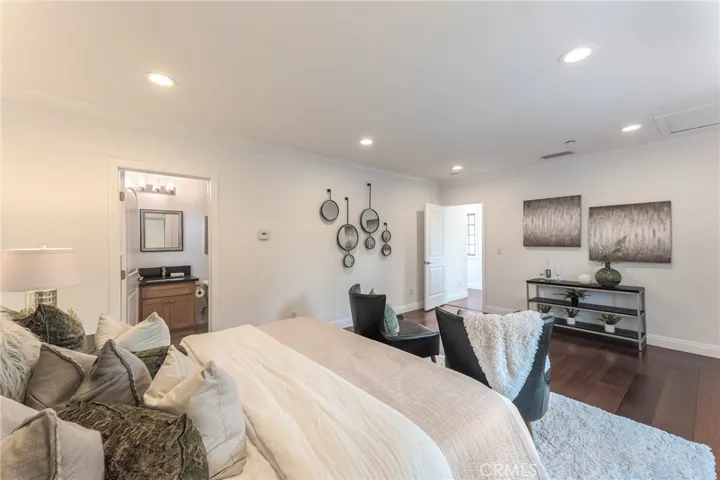 1050 Roxbury Road, San Marino, California 91108