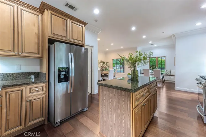 1050 Roxbury Road, San Marino, California 91108