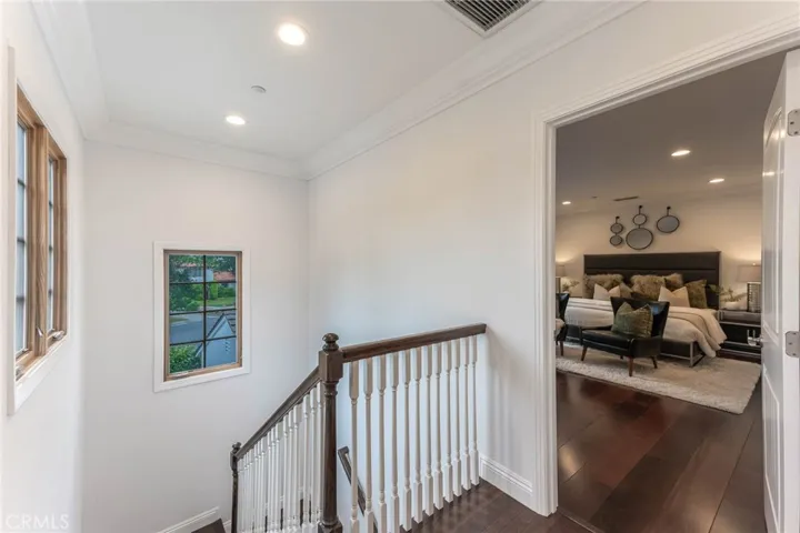 1050 Roxbury Road, San Marino, California 91108