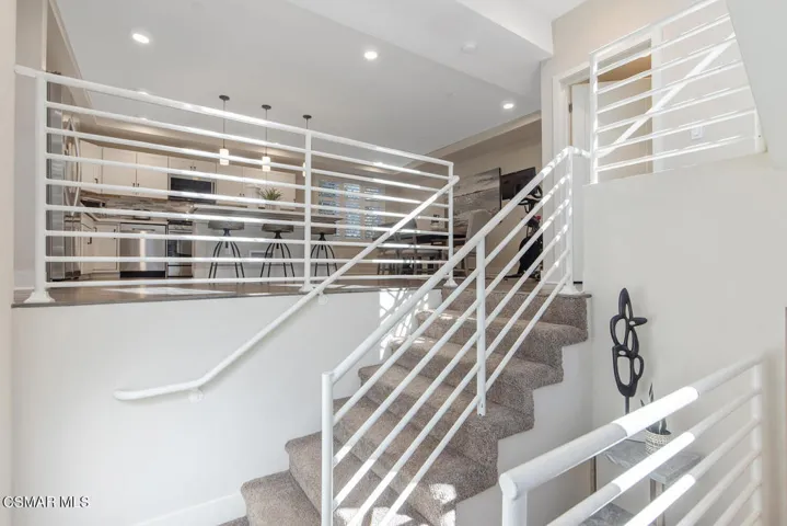 9407 Thompson Ave Chatsworth-large-031-0