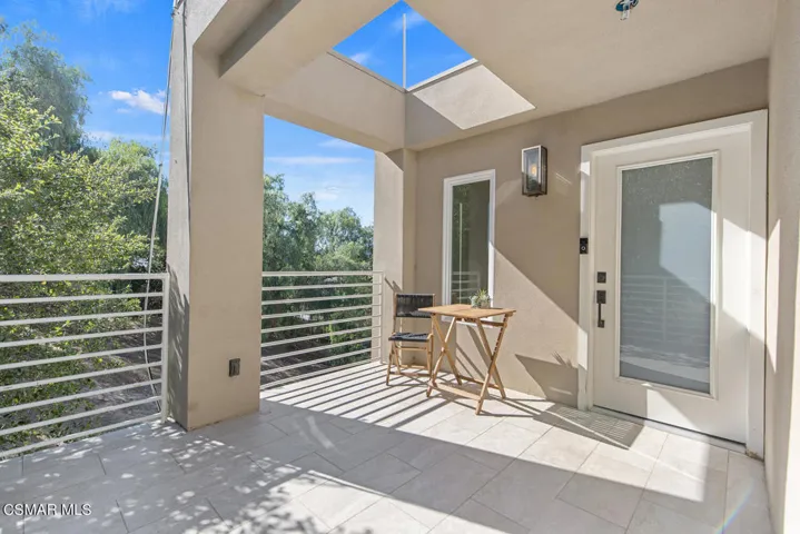 9407 Thompson Ave Chatsworth-large-007-0