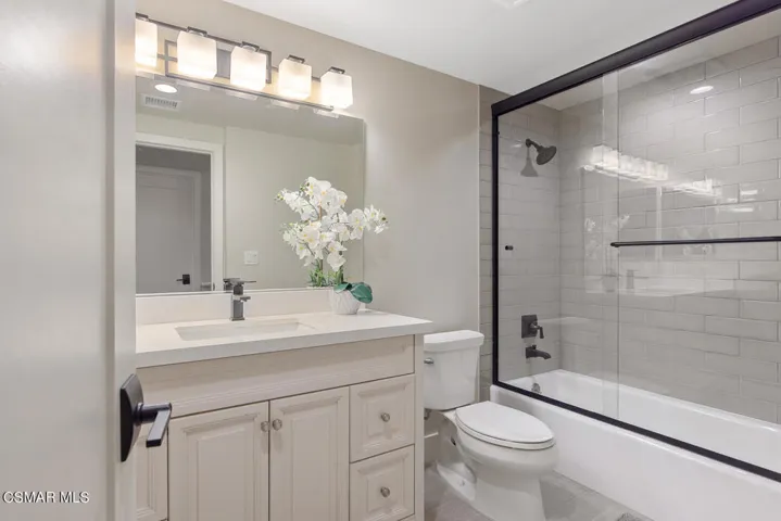 9407 Thompson Ave Chatsworth-large-028-0