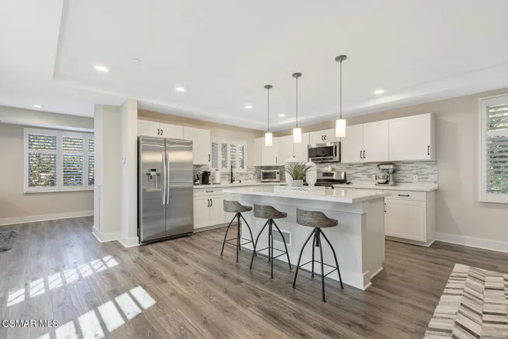 9407 Thompson Ave Chatsworth-large-015-0