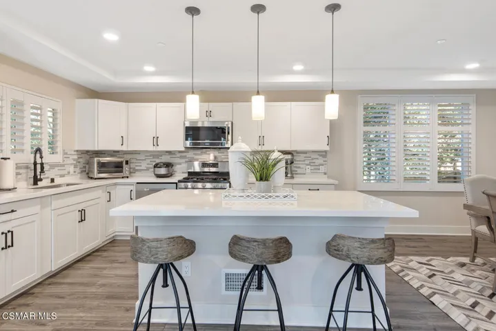 9407 Thompson Ave Chatsworth-large-016-0