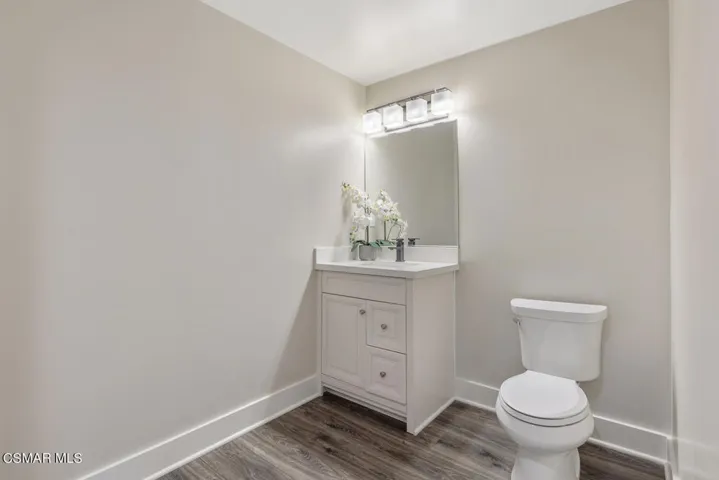 9407 Thompson Ave Chatsworth-large-027-0
