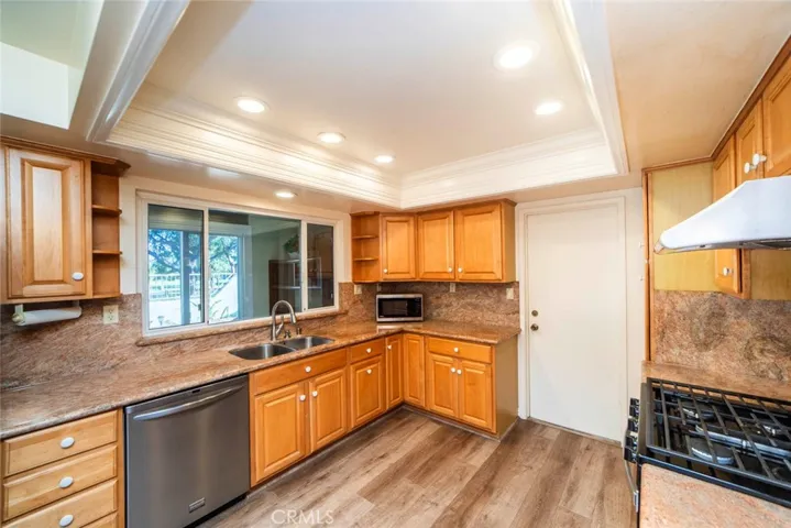 17 Meadowsweet Way, Irvine, California 92612