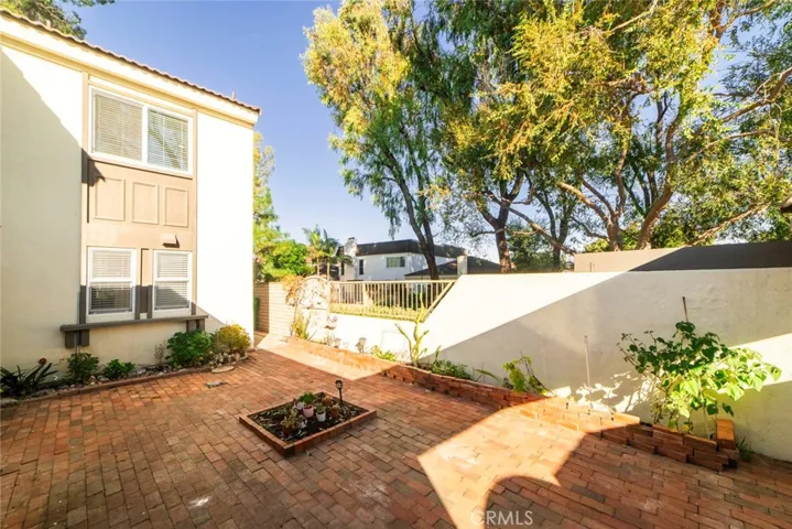 17 Meadowsweet Way, Irvine, California 92612