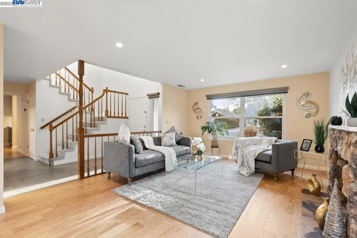 217 Sheffield Rd, Alameda, California 94502