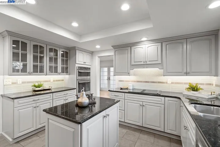 217 Sheffield Rd, Alameda, California 94502